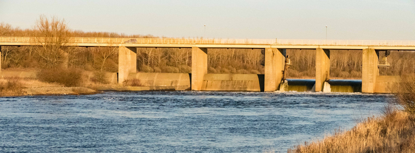 Brückenansicht Friedersdorf Muldestausee Auslauf