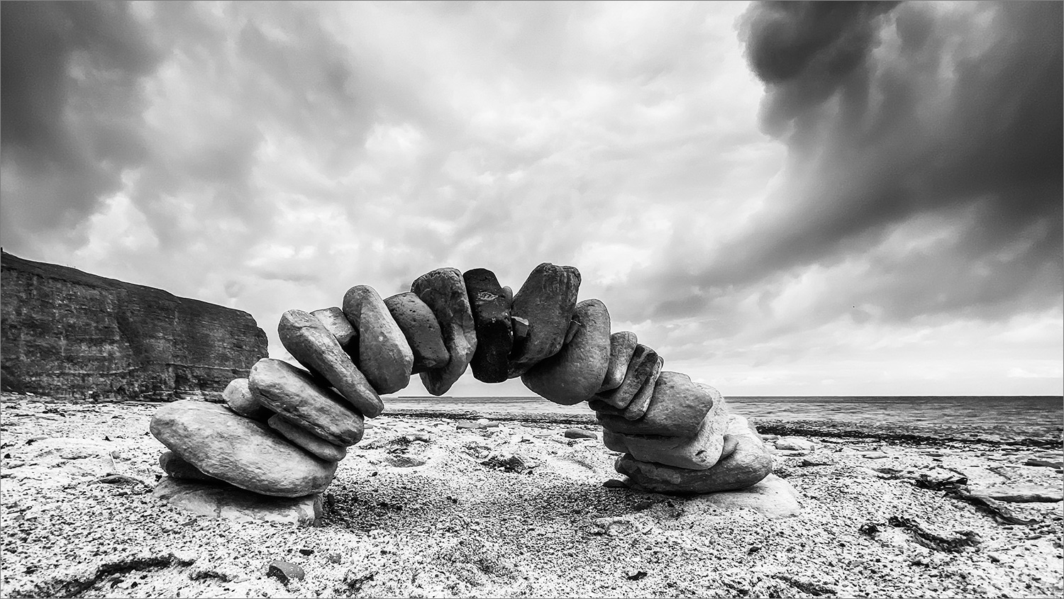 Brückenbau am Strand ...