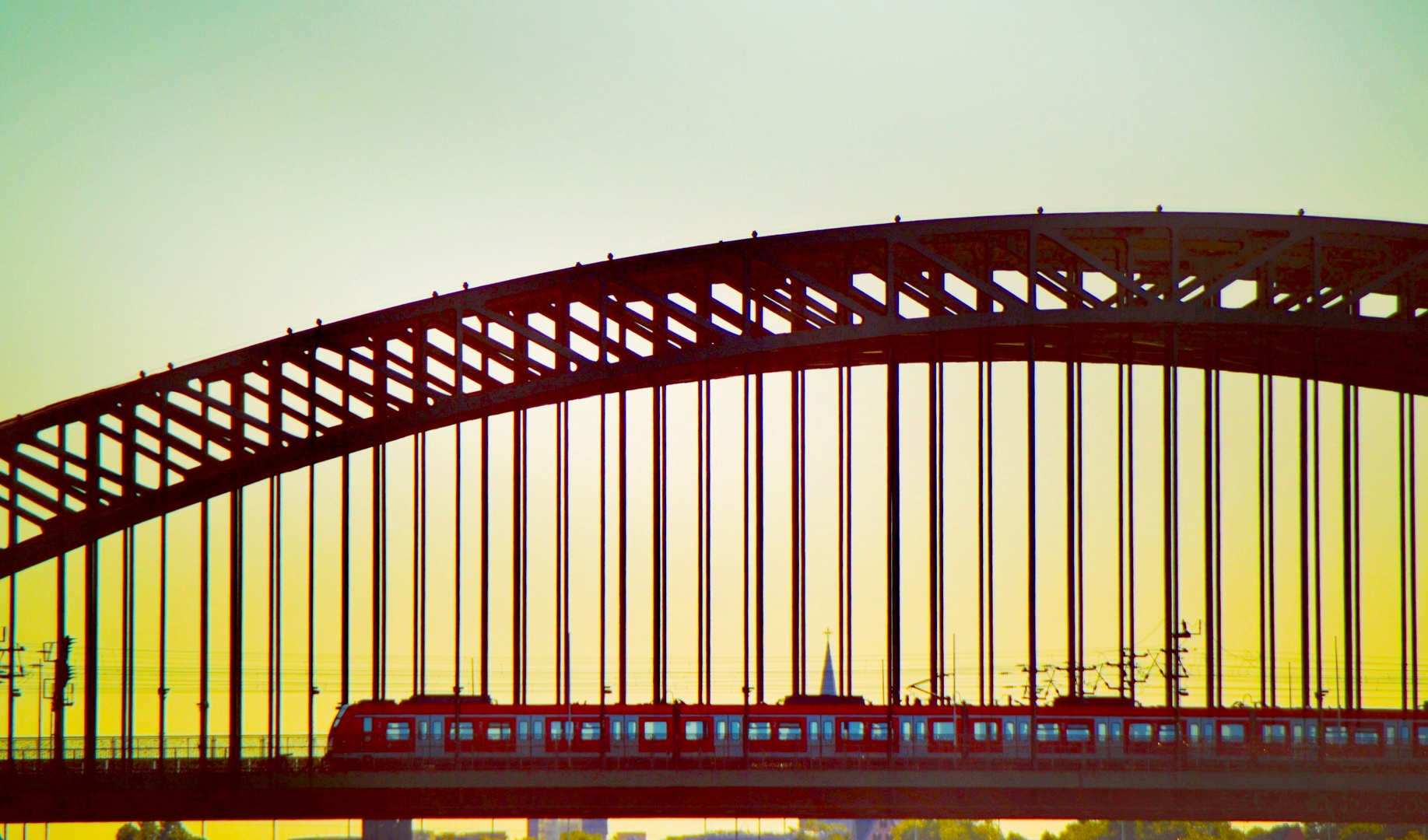 Brückendurchblick in Köln