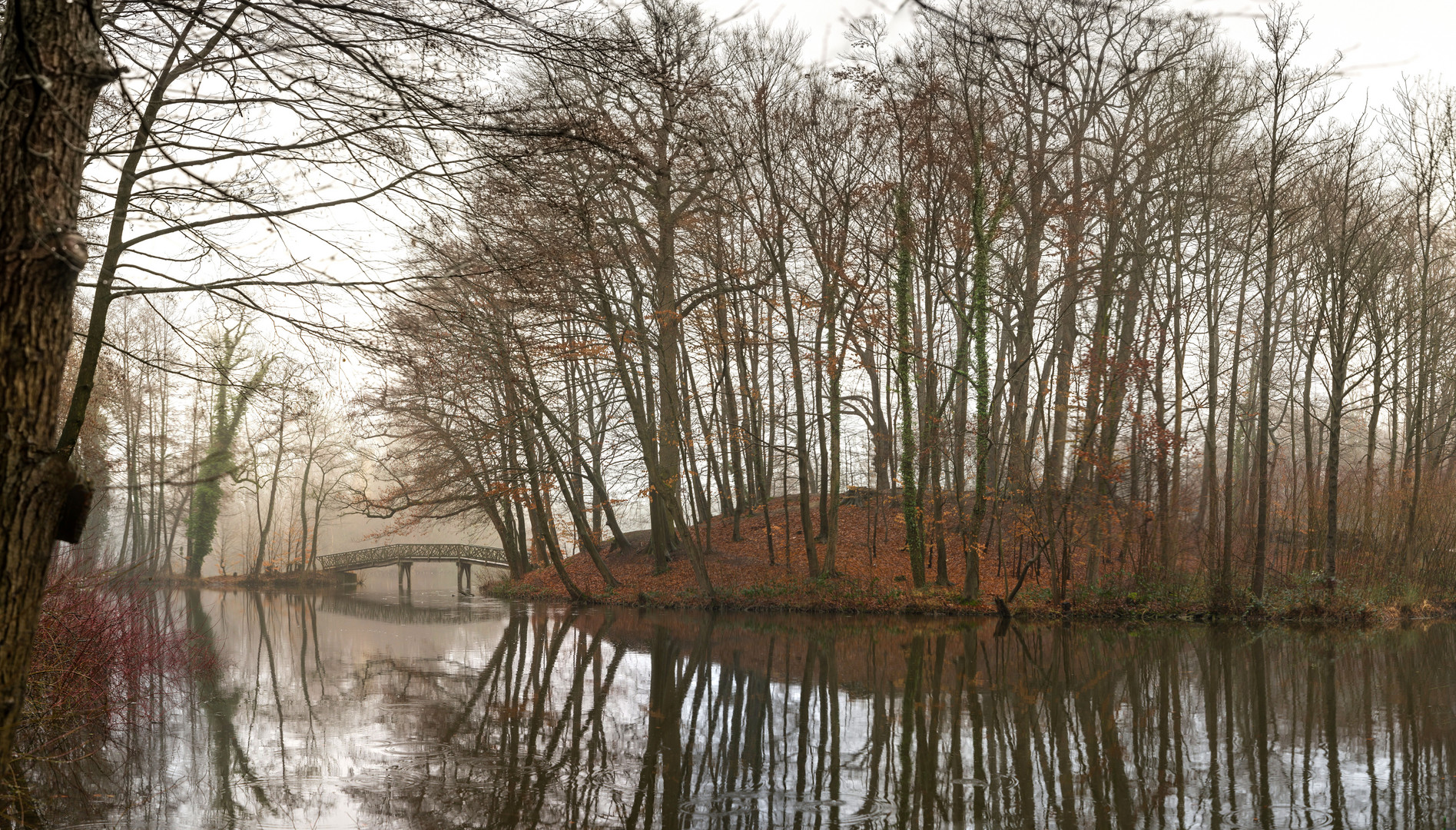 Brückenpanorama im Januarregen 