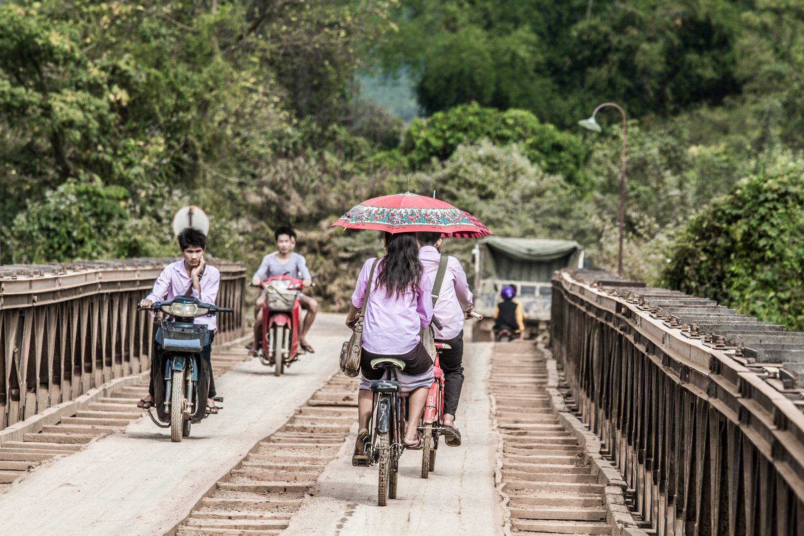 Brückenschlag in Laos