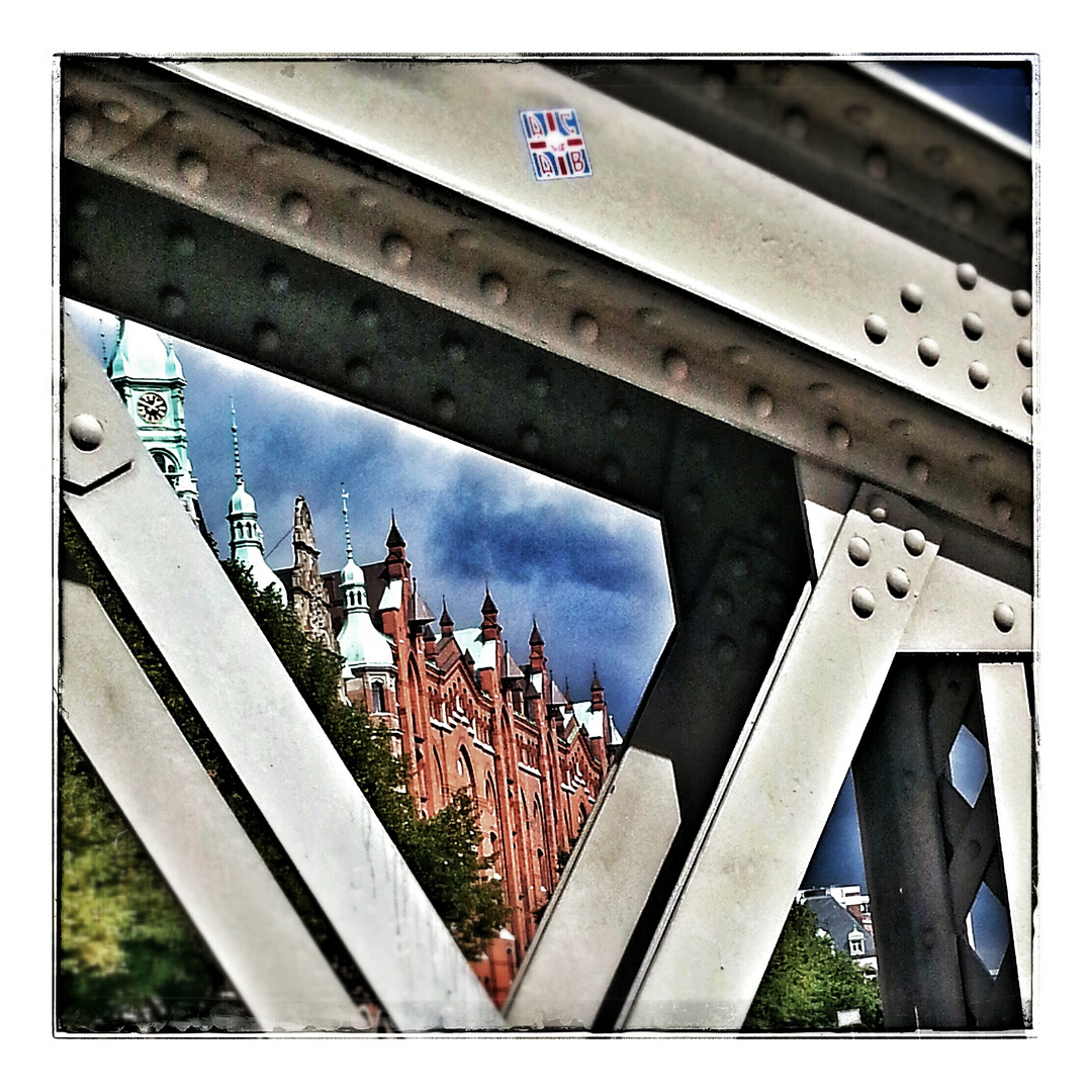 Brückenschlag Speicherstadt Hamburg