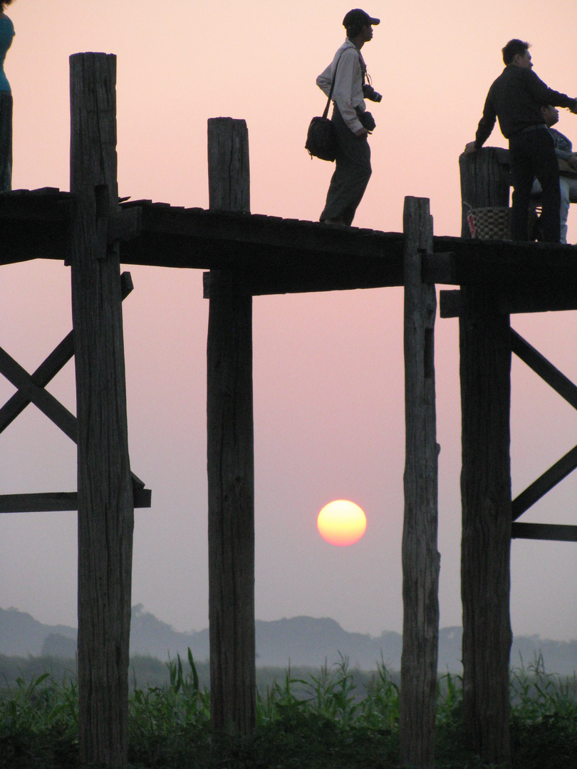 Brückensonnenuntergang