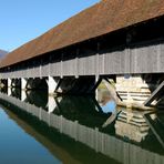 Brückenspiegel in der Aare bei Wangen