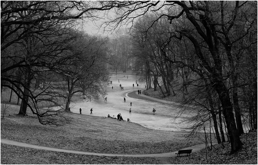 Bruegelsches Vergnügen (Winterlandschaft mit Eisläufern)