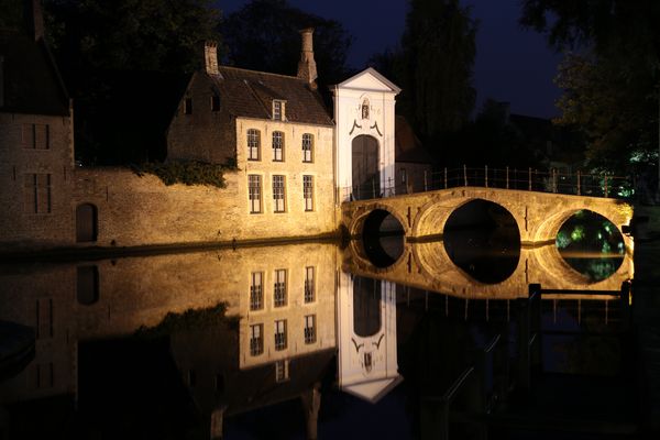 Brügge at night