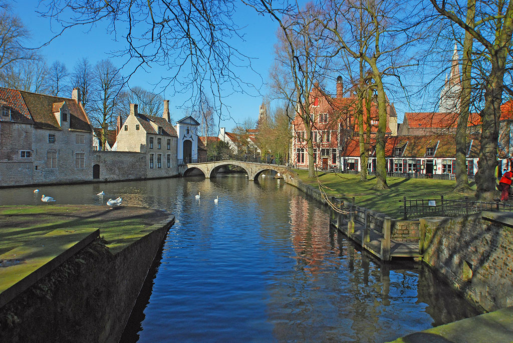 Brügge (B), Kanal am Stadtrand