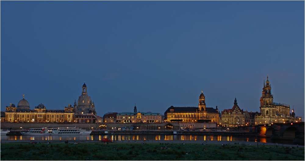 Brühlsche Terassen zur blauen Stunde