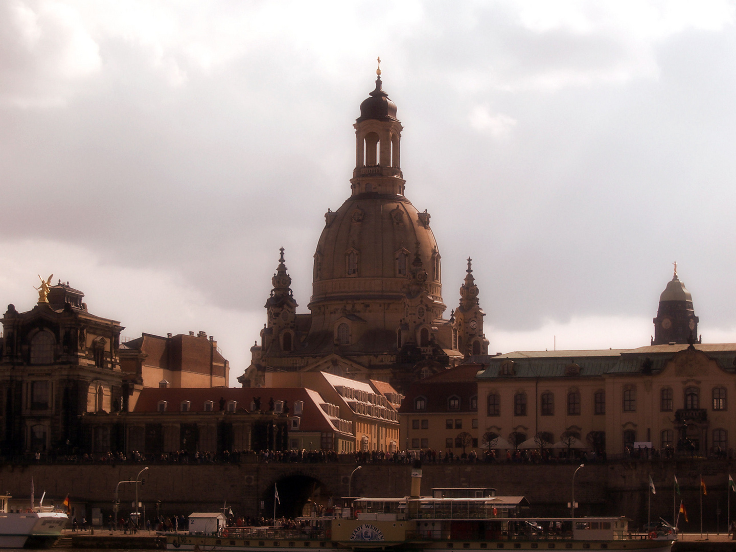 Brühlsche Terrasse Dresden, Frauenkirche