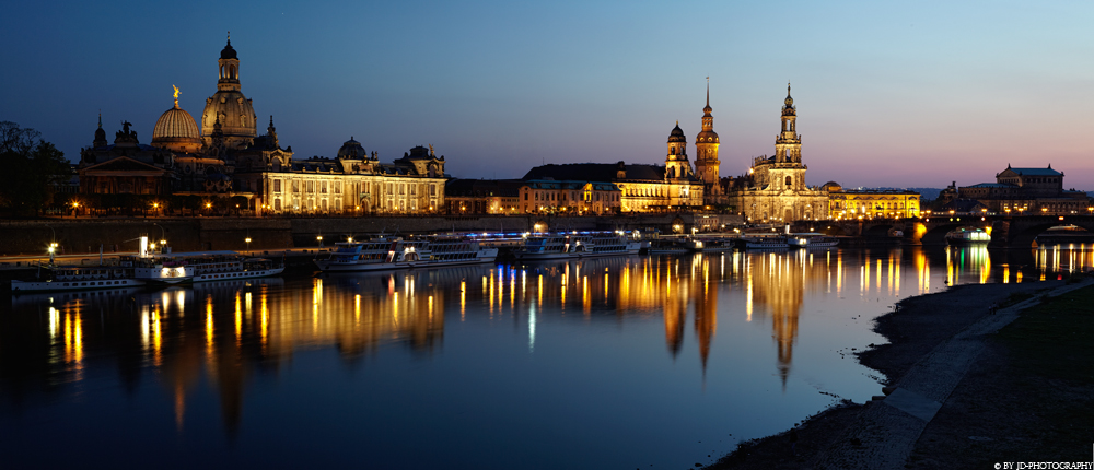 Brühlsche Terrassen zur blauen Stunde