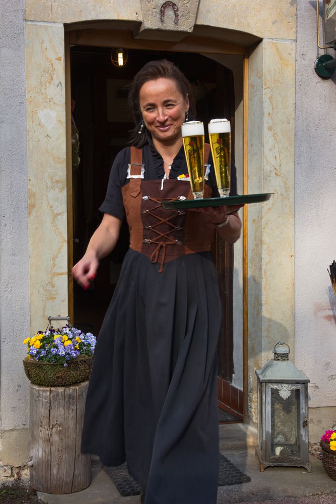 Brünette mit 2 Blonden