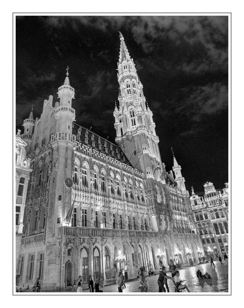 Brüssel 2022-07-28 am Grand-Place S/W (HDR-Technik)