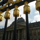 Brüssel - Königspalast in goldene Gitter gesperrt
