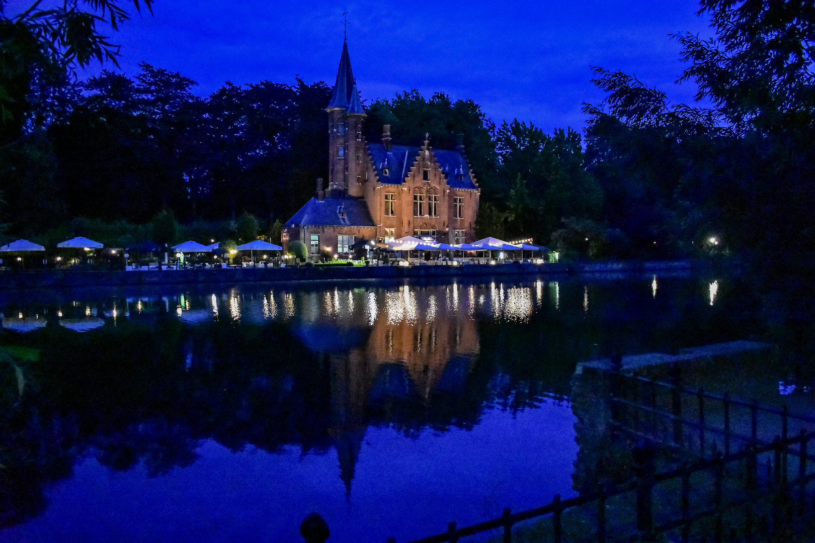 Bruges (Be), il parco dell'Amore by night