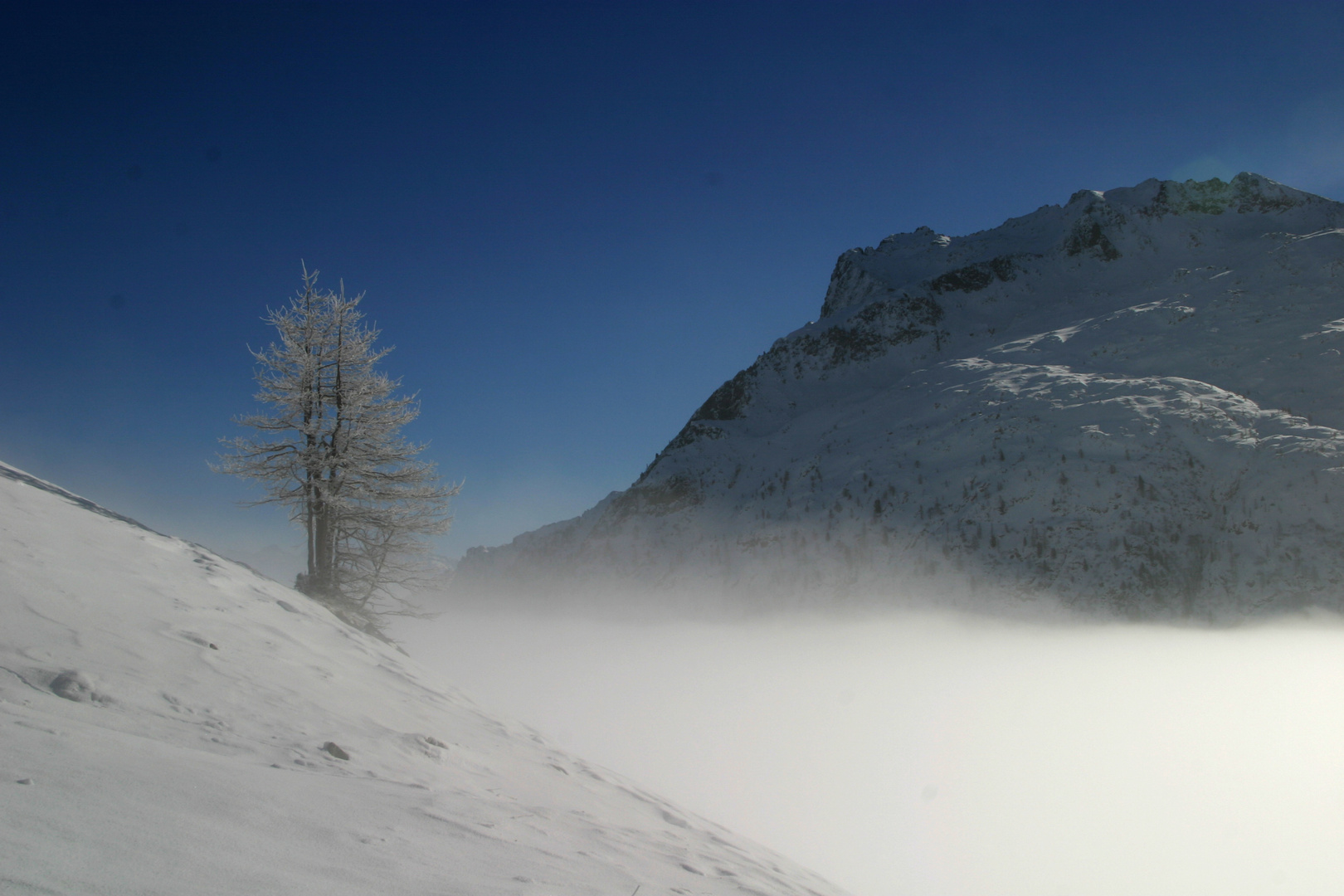 brume au lac de salanfe (VS)