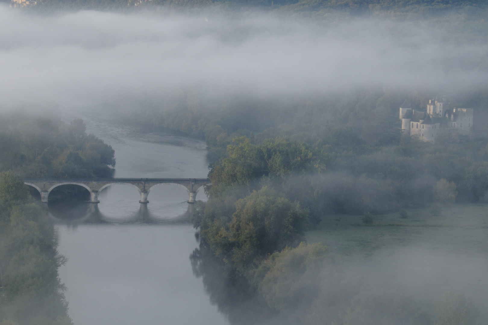 brume matinale en dordogne