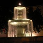 Brunnen am Geschwister-Scholl-Platz in München