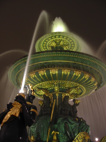 Brunnen am Place de la Concorde ...