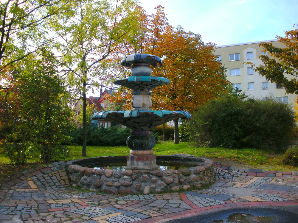 Brunnen an der Hundertwasserschule in Lutherstadt Wittenberg