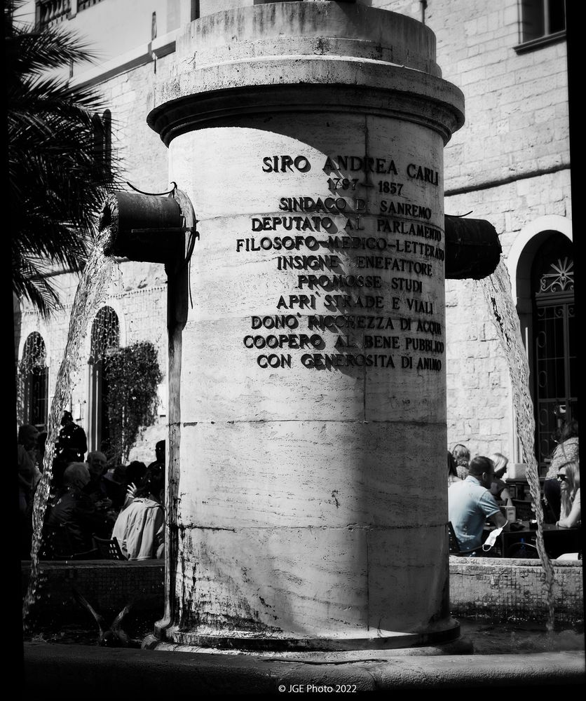 Brunnen an der Statue für Siro Andrea Carli