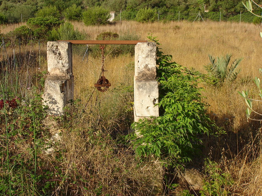 Brunnen auf dem Grundstück einer alten Finca