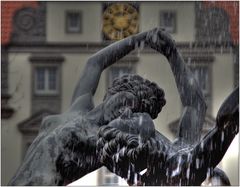 ... Brunnen auf dem Marktplatz ...