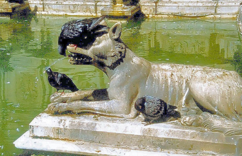 Brunnen auf dem Piazza del Campo in Siena