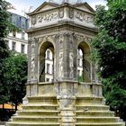 Brunnen bei les halles (Paris)