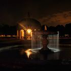 Brunnen bei Nacht im Hofgarten München