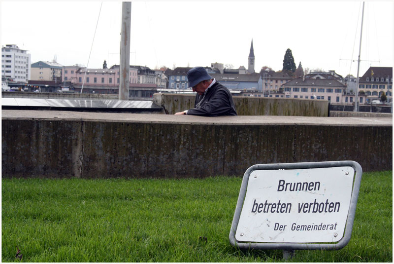 Brunnen betreten verboten!