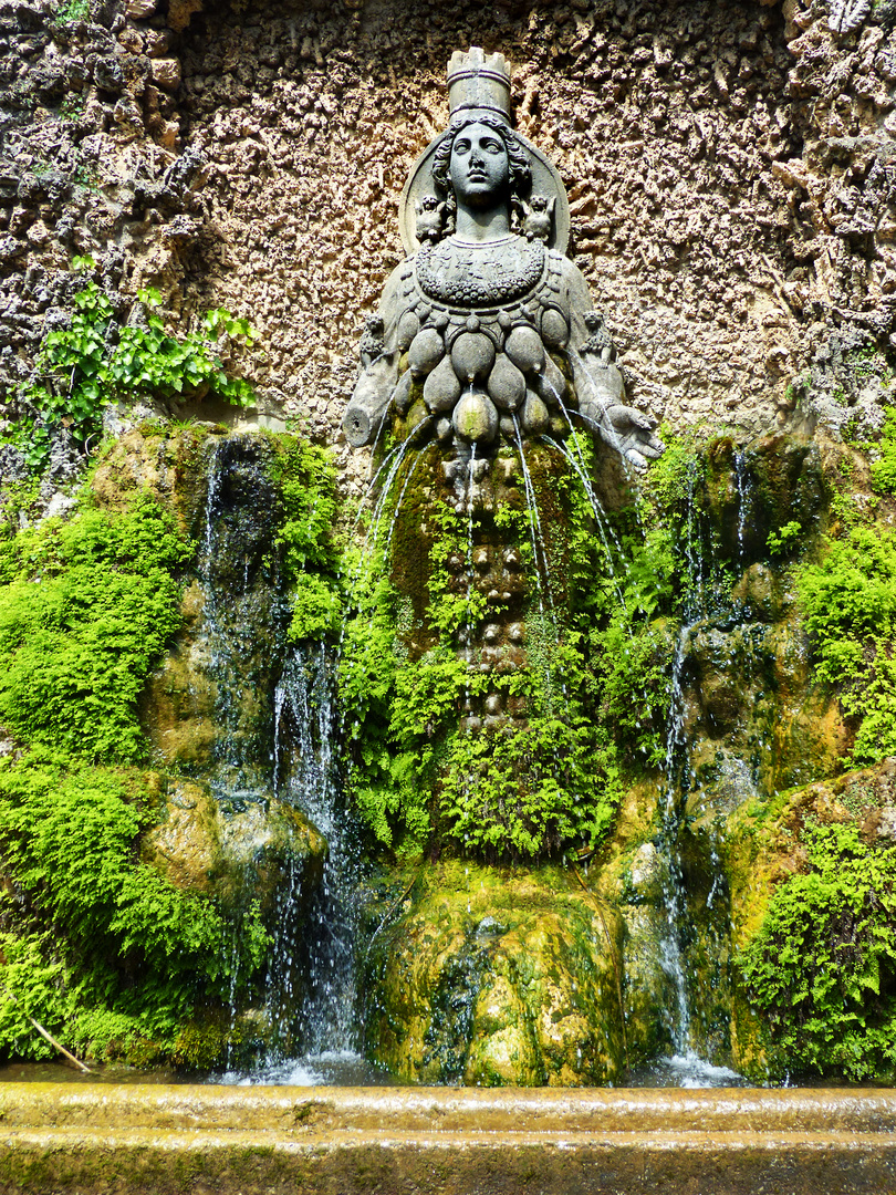 Brunnen der Mutter Natur