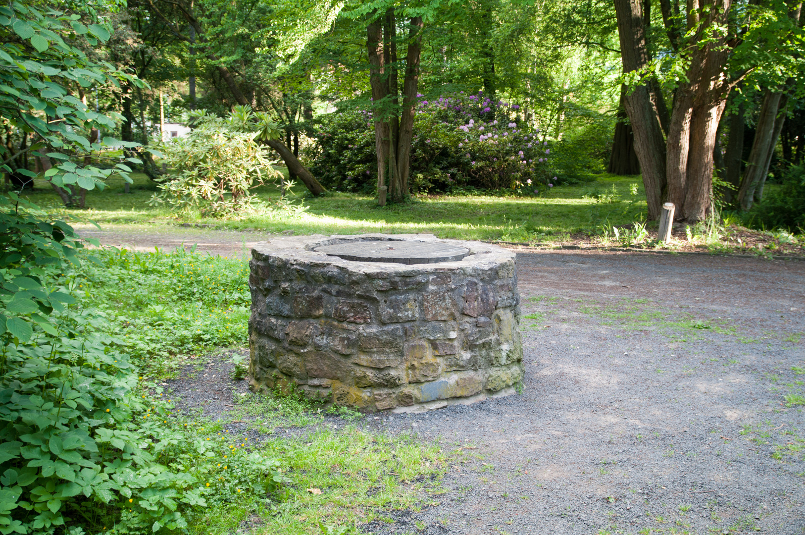 Brunnen im Botanischen Garten Hann.Münden Foto &amp; Bild