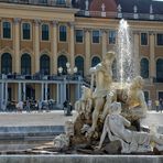 Brunnen im Ehrenhof von Schloss Schönbrunn (2)