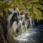 Brunnen im Herbst