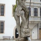 Brunnen im Innenhof von Schloss Hartenfels