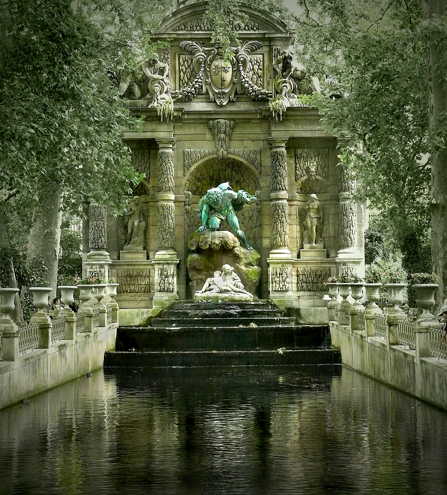 Brunnen im Jardin du Luxembourg