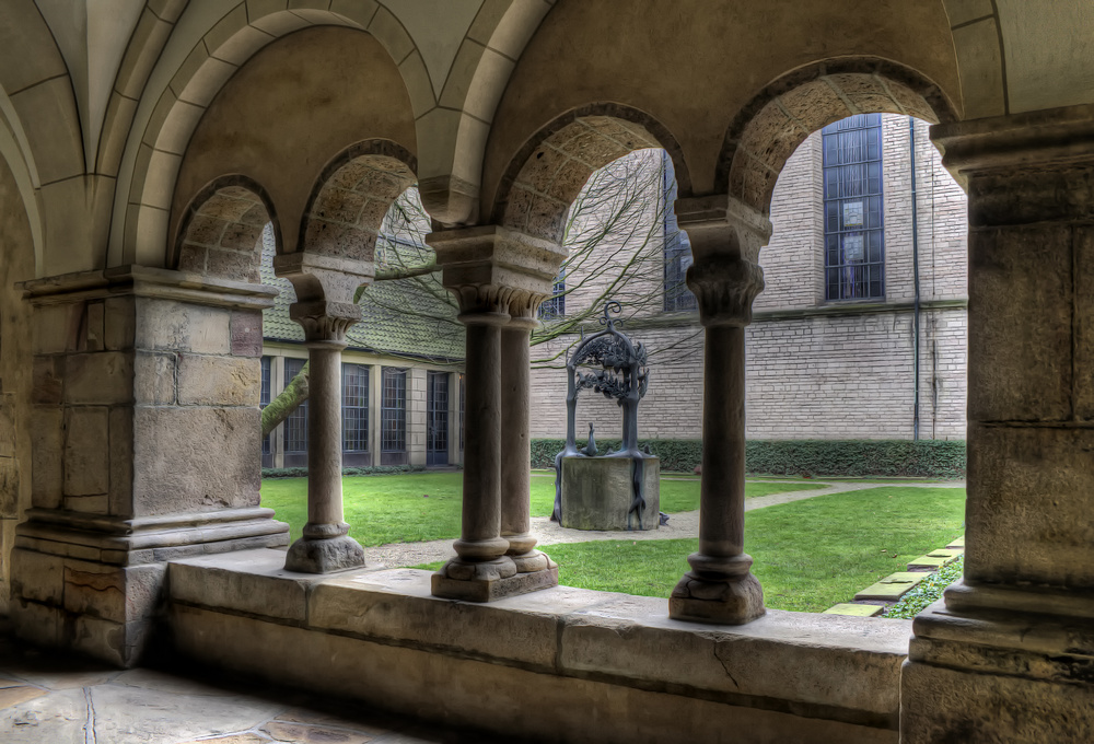 Brunnen im Klostergarten Abtei Duisburg