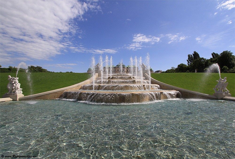 Brunnen im Schlossgarten Belvedere