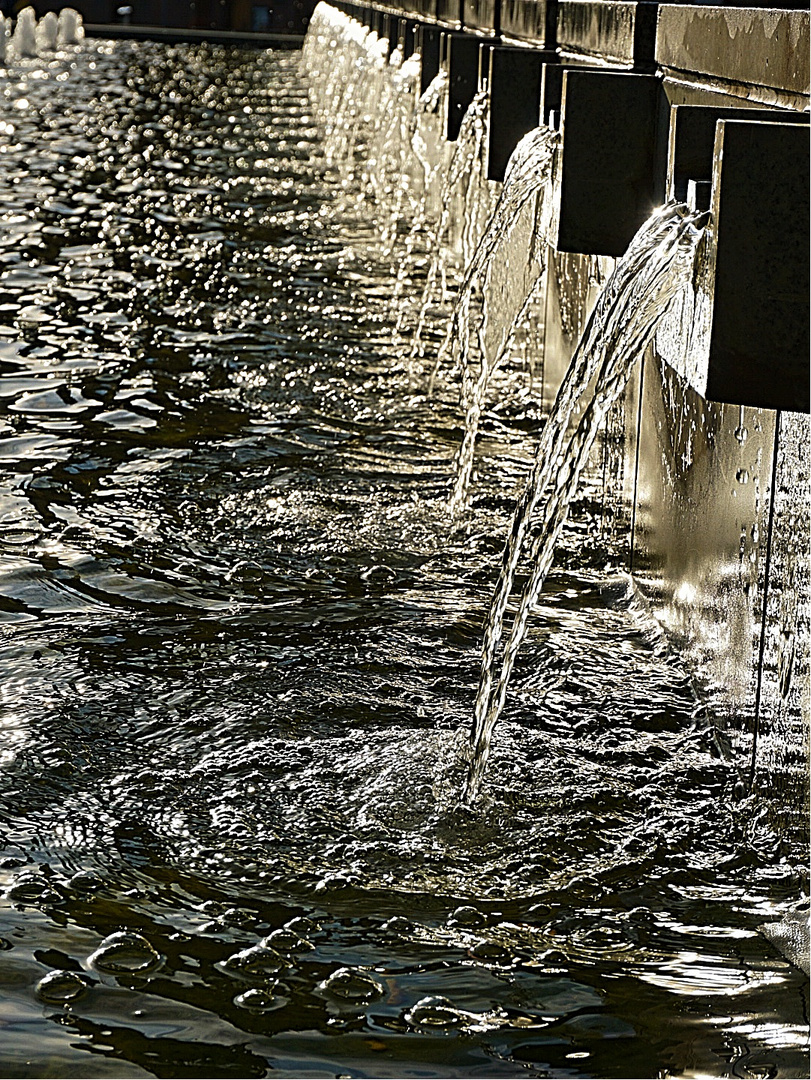 Brunnen in der Abendsonne