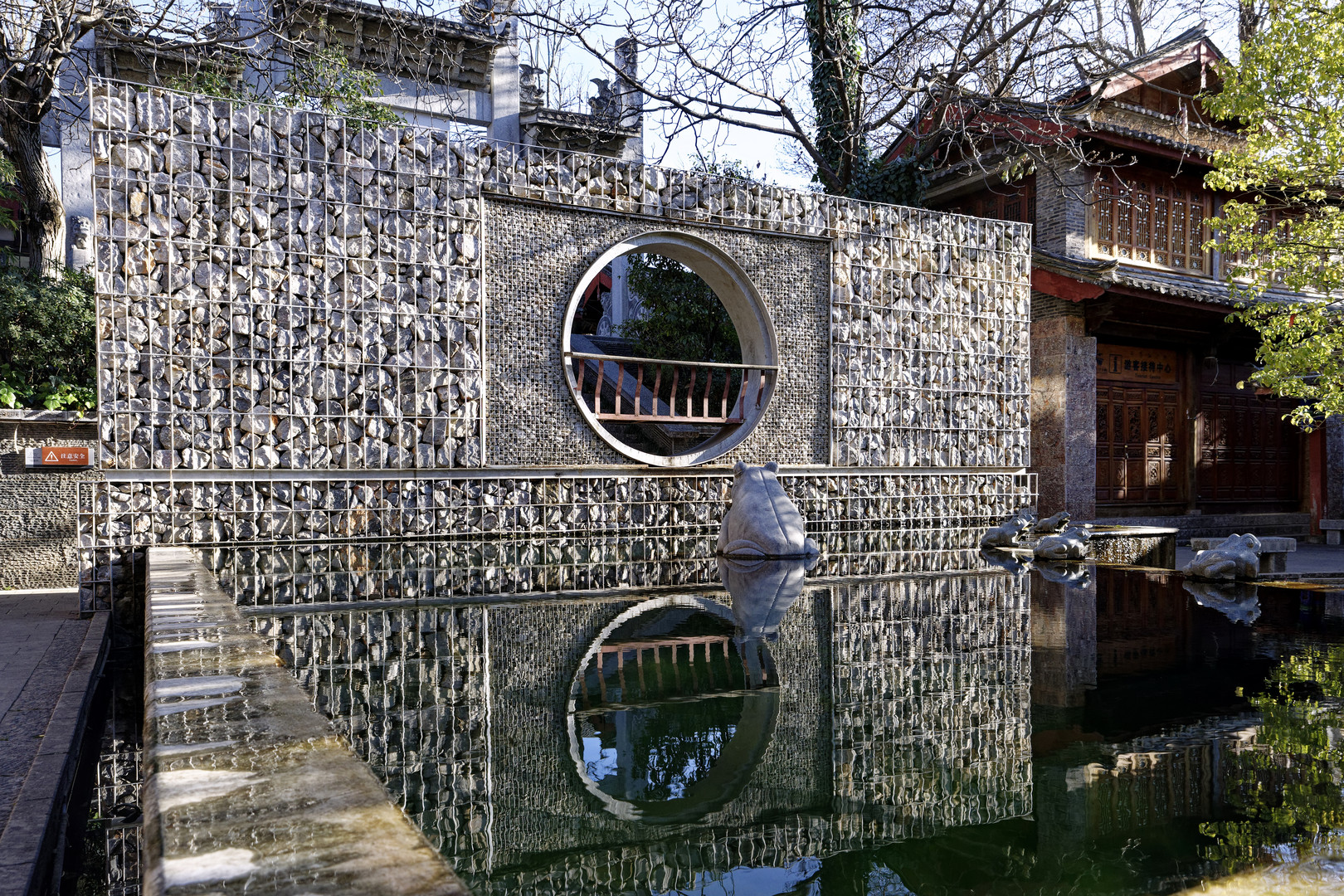 Brunnen in der alten Stadt Lijiang