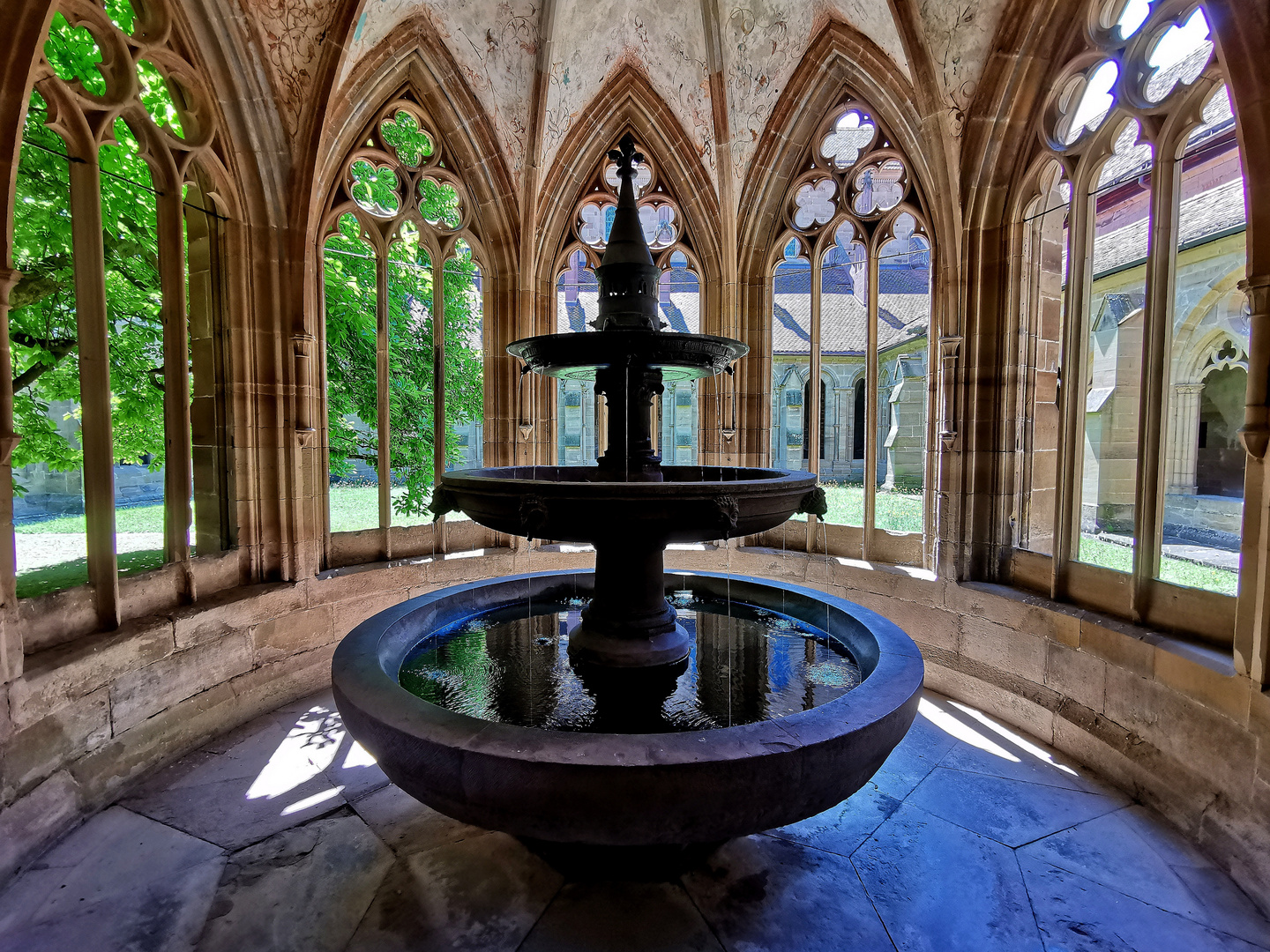 Brunnen in der Klosterkirche Maulbronn