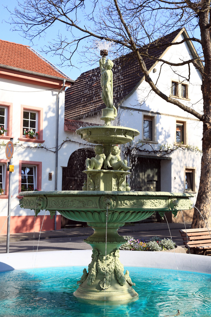 Brunnen in Schwabenheim im Sommer 2018007