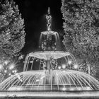 Brunnen in Sevillia bei Nacht