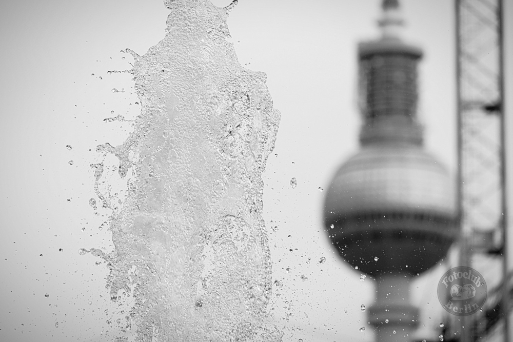 Brunnen mit Blick auf den Berliner Fernsehturm