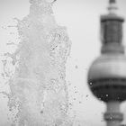 Brunnen mit Blick auf den Berliner Fernsehturm