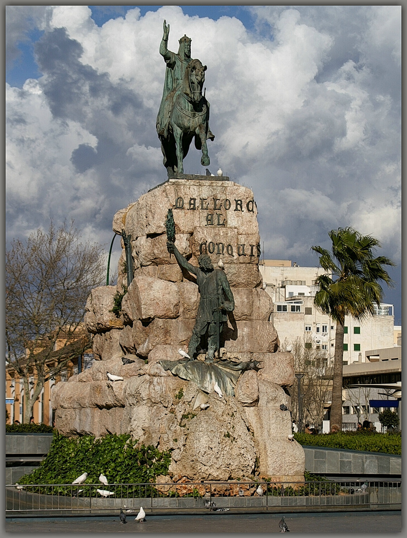 Brunnen mit Denkmal Jaume I