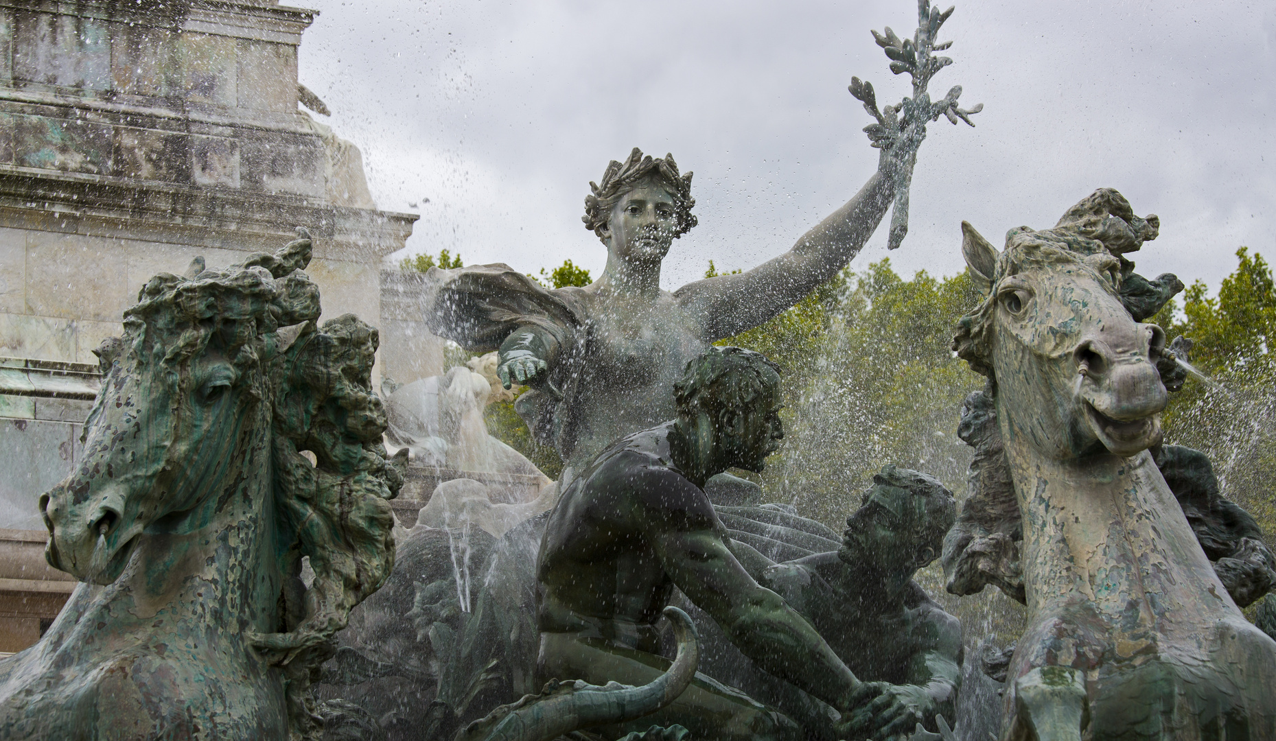 Brunnen um die Freiheitsstatue in Bordeaux