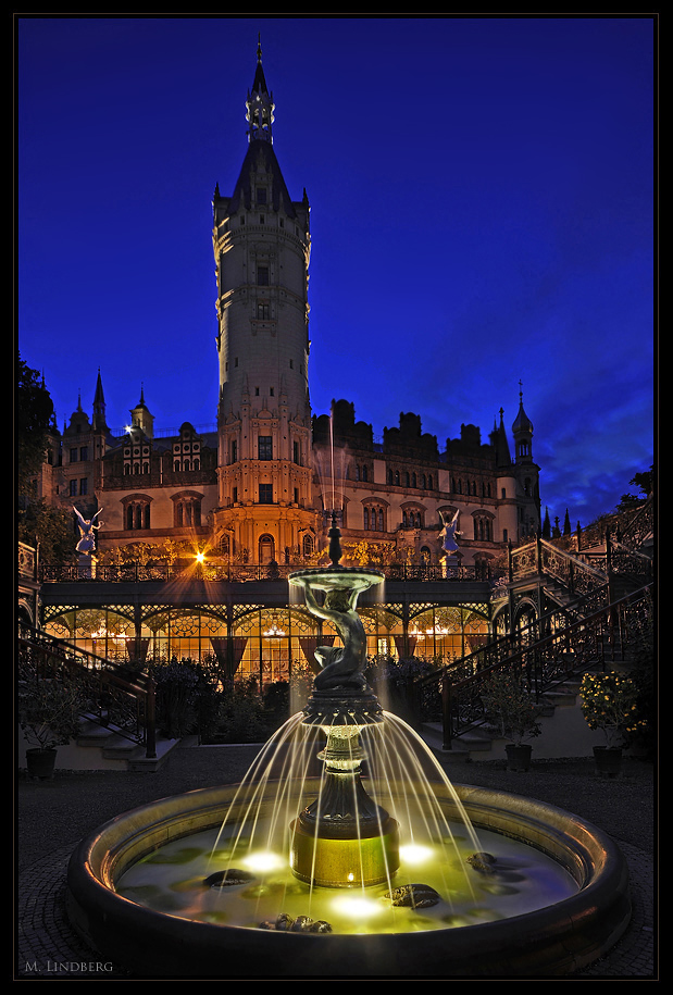 Brunnen vor dem Schloss