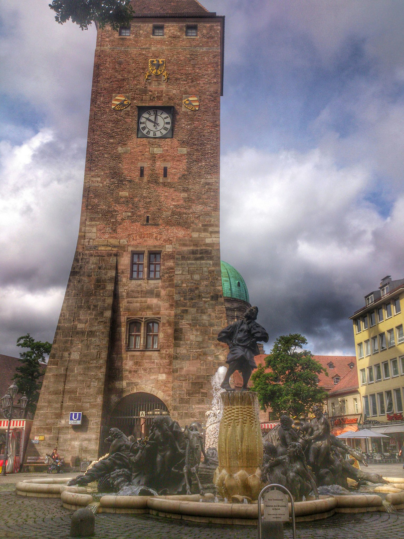 Brunnen vor dem Weißen Turm Nürnberger Altstadt