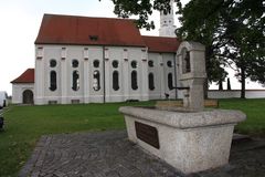 Brunnen vor Sankt Coloman